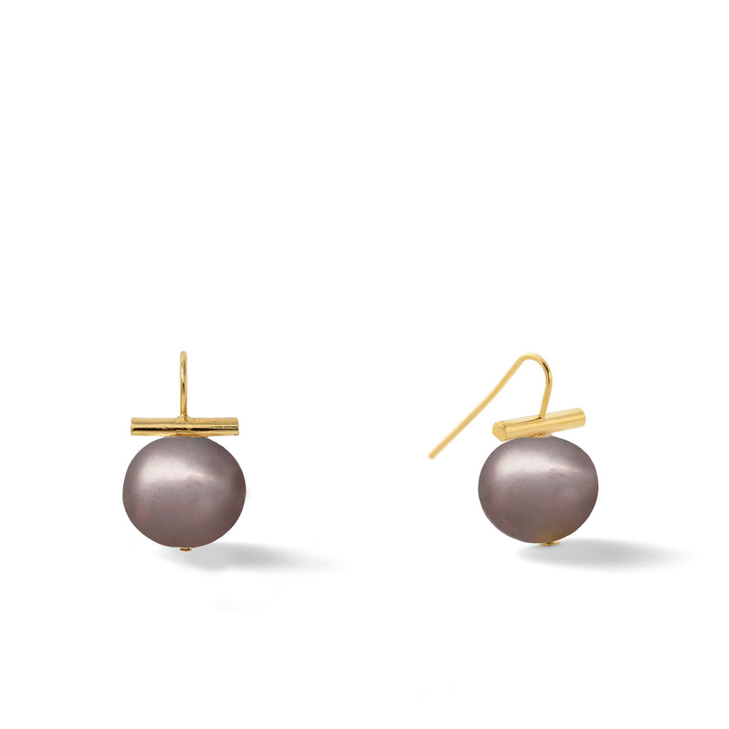 CC&Co. Periwinkle Medium Pebble Pearl Earrings - Charles Mayer