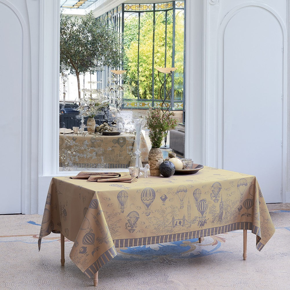 Garnier Thiebaut Voyage Extraordinaire Or Pale 69*69 Green Sweet Tablecloth - Charles Mayer